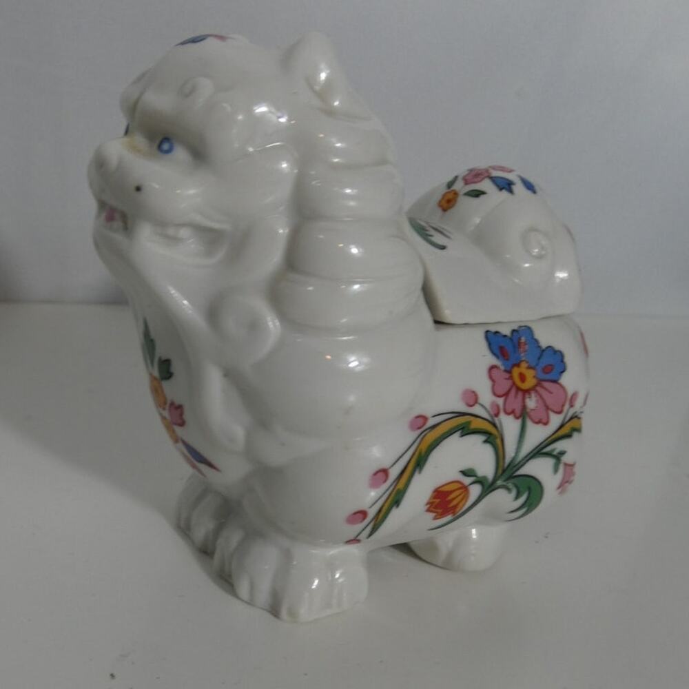 Vintage Prestige 1981 Chinese Porcelain Foo Dog Candle Floral Design